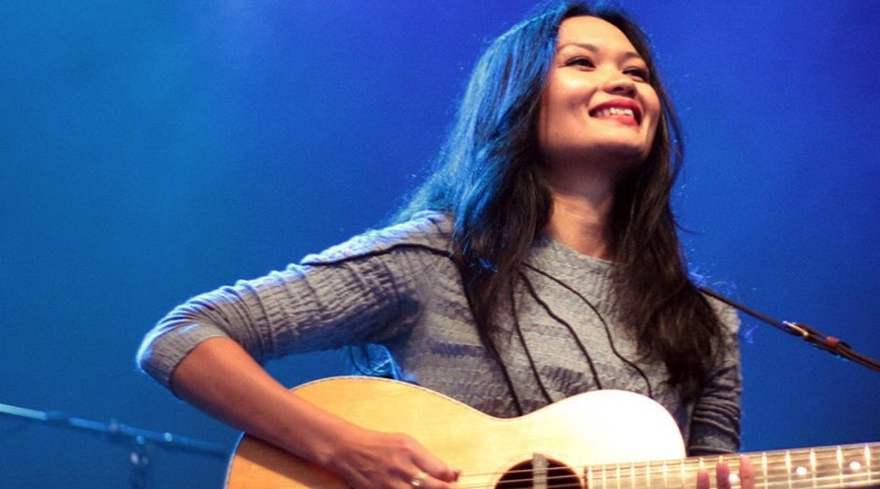 Bic Runga on the 2010 Winery Tour, in New Zealand. Photo by Nick Chappell